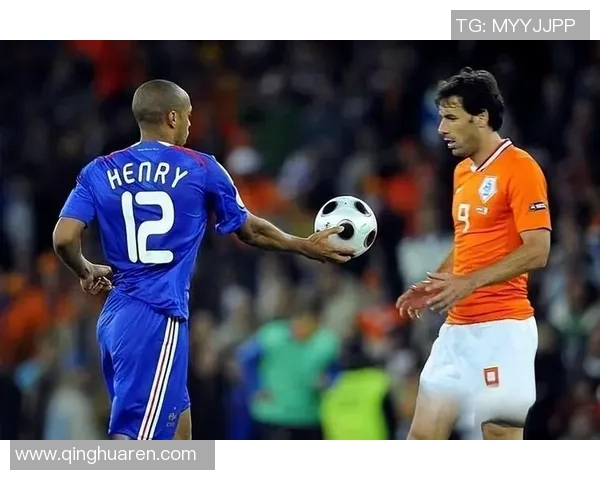 曼字闪耀绿茵场足球明星们的传奇故事与辉煌成就 曼字闪耀绿茵场足球明星们的传奇故事与辉煌成就